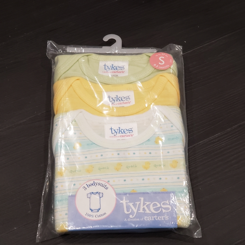 NWT Carter's 3 Bodysuits Pack